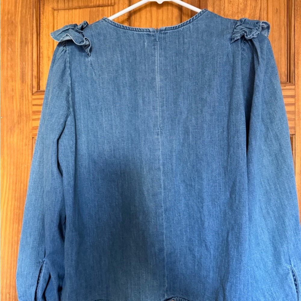 Zara chambray/Denim Blouse - Picture 4 of 10